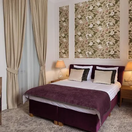 Palac Hotel *