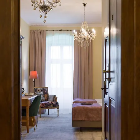 Palac Hotel *