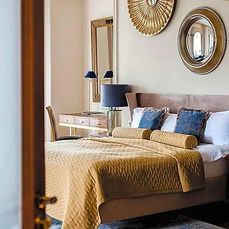 Palac Hotel *