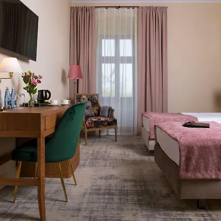 Palac Hotel *
